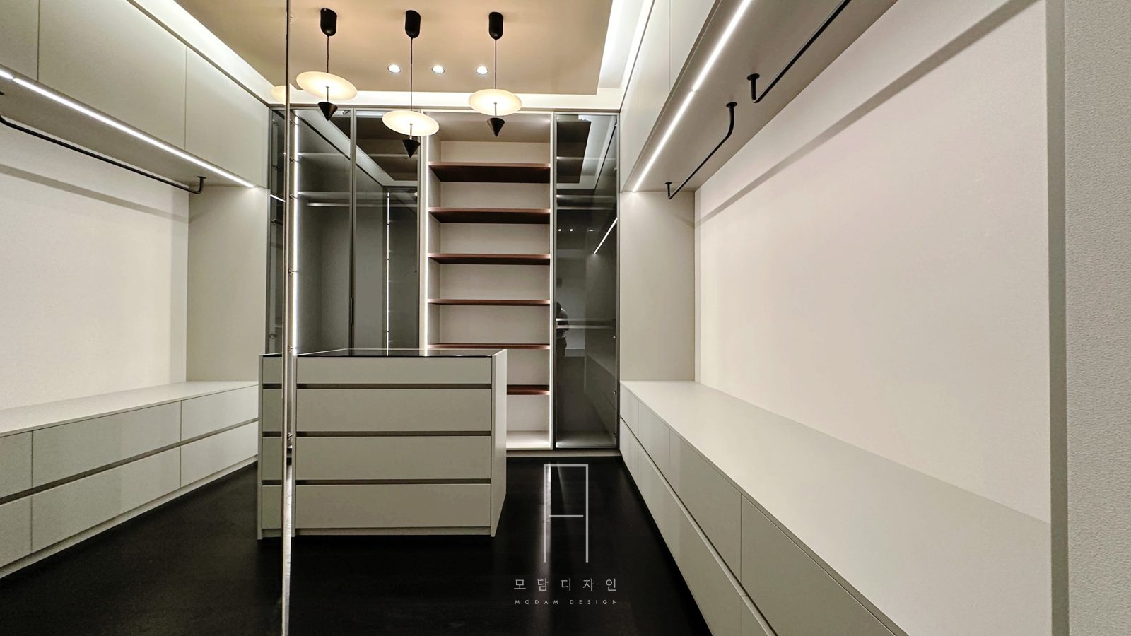 블랑드까사 전원주택 드레스룸 · 서재